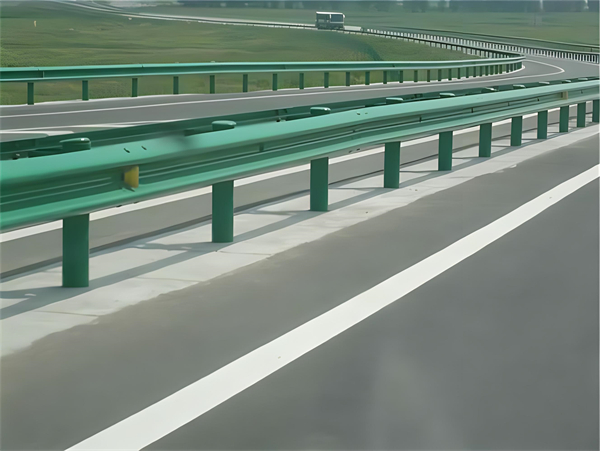 红河高速护栏板守护安全广泛应用于多个行业